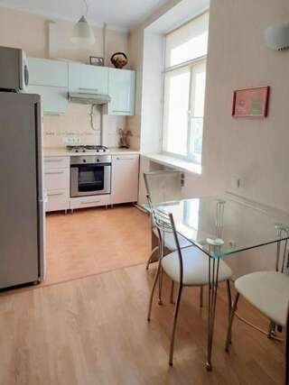 Отели типа «постель и завтрак» Квартира в центре столицы Бухарест Двухместный номер с 1 кроватью и собственной ванной комнатой-2